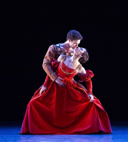 Что-то старое, что-то новое: Американский театр балета возвращает к жизни павану Хосе Лимона «Мавр» в центре города