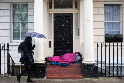 Организация Shelter выявила, что 280 000 человек в настоящее время бездомны в Англии