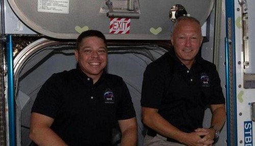 Крушение корабля Crew Dragon в пути, астронавты НАСА возвращаются после 63-дневного пребывания на МКС